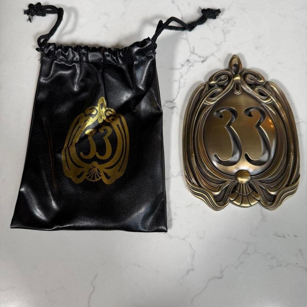 Disneyland Club 33 Paperweight Door Knocker 2014 logo Brass finish